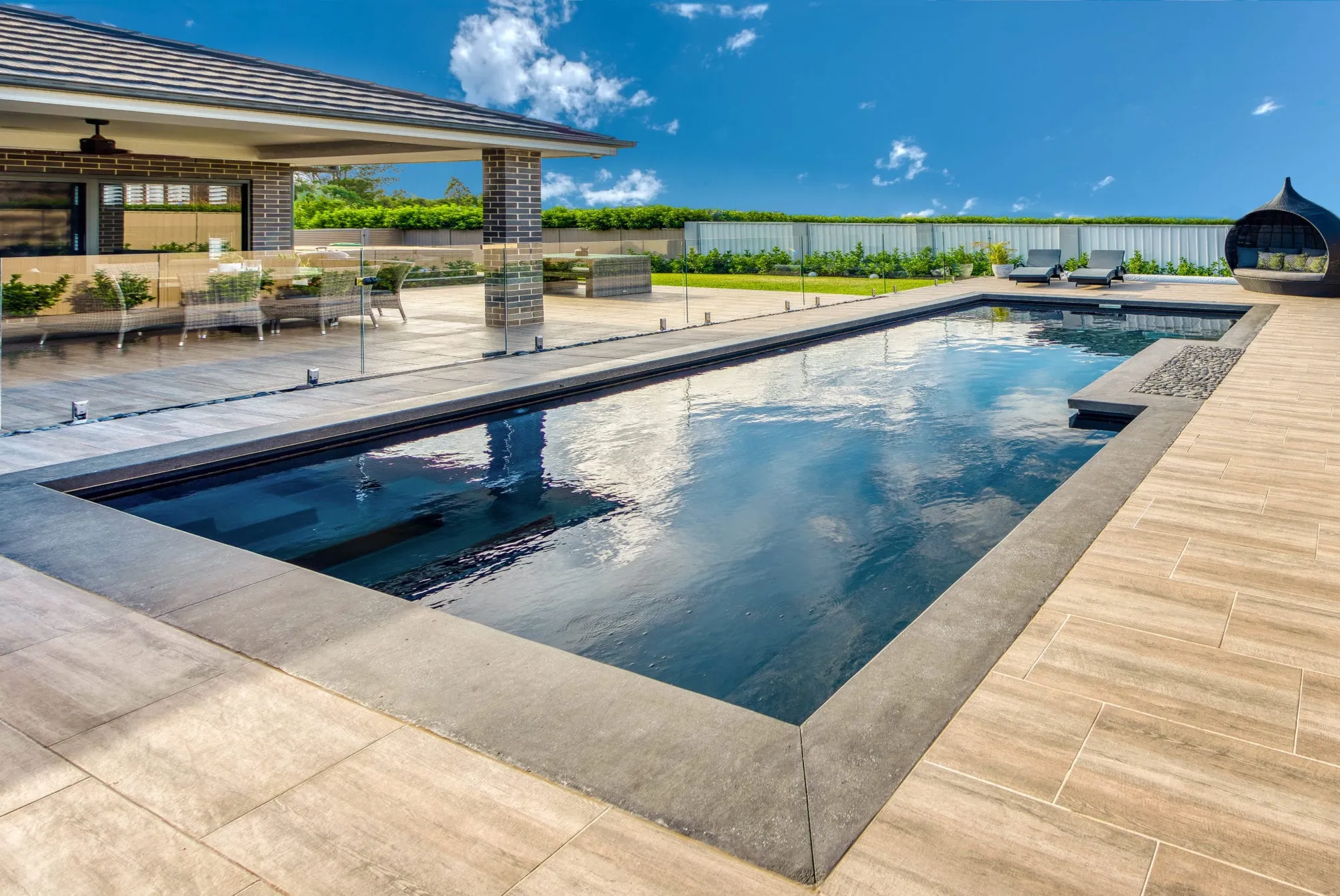 Masterbuilt Serenity pool in Dark Charcoal Shimmer